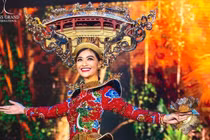 Kiều Loan hỏng đèn quốc phục, thần thái cứu cả màn trình diễn