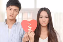 Chồng bắt ký vào đơn ly hôn, tôi mừng quá cảm ơn