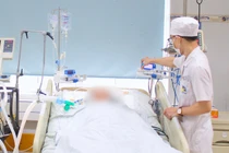 Nam thanh niên viêm tụy cấp từ thói quen uống rượu bia mỗi ngày