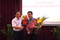 Nghệ sĩ Chí Trung nhận chức quyền Giám đốc Nhà hát Tuổi trẻ