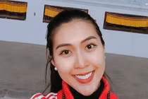 Tường Linh hành hương đến Nepal ngày đầu năm cầu bình an 