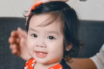 Xuýt xoa trước vẻ đáng yêu như thiên thần của con gái Hoài Lâm