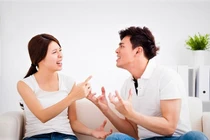 Về quê có việc, nghe chồng trách bố vợ tôi muốn ly hôn