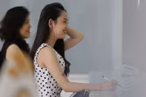 Thúy Vi đến thẩm mỹ viện chỉnh sửa nhan sắc