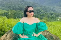 Phượng Chanel mê mẩn những chiếc váy trễ vai nhưng kén dáng