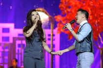 Đàm Vĩnh Hưng song ca cùng "cô gái vừa ăn vừa hát"