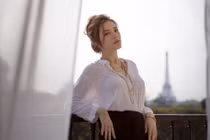 Lý Nhã Kỳ gây thương nhớ với ảnh đẹp mê hoặc