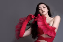 Vóc dáng siêu nuột của “mẹ bỉm” 21 tuổi Tường San