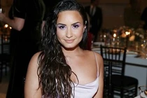 Ca sĩ Demi Lovato nhập viện vì sốc ma tuý giờ ra sao?