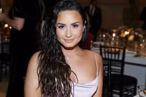 Ca sĩ Demi Lovato nhập viện vì sốc ma tuý giờ ra sao?