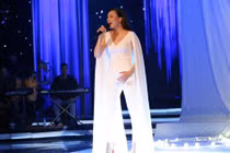 Hồ Quỳnh Hương nồng nàn tái xuất Bài hát yêu thích