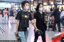 Châu Tấn xuất hiện cùng con gái Vương Phi sau tin đồn yêu đồng tính