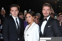Gia đình David Beckham - Victoria hút sự chú ý trên thảm đỏ