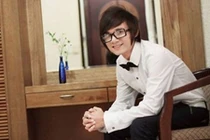 Ngoại hình điển trai của ca sĩ Thái Lan Viên