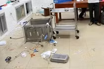 Côn đồ đột nhập bệnh viện truy sát tới cùng đối thủ