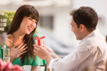 Tặng quà 8/3 kiểu đại gia