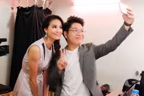 Hoa hậu Phạm Hương tạo dáng nhí nhảnh cùng Đức Phúc