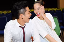 Khánh Thi và Phan Hiển tình tứ giữa chốn đông người