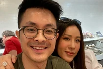 Hoa hậu Thu Hoài khoe nhẫn kim cương, được bạn trai kém tuổi cầu hôn?