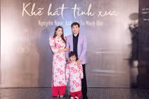 Ngọc Anh lý giải cho con gái 3 tuổi hát cùng bố mẹ