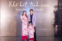 Ngọc Anh lý giải cho con gái 3 tuổi hát cùng bố mẹ