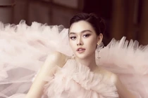 Á hậu Tường San xuất hiện xinh đẹp sau đám cưới