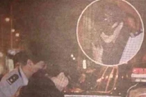 Lộ ảnh Phạm Băng Băng bị đưa lên xe cảnh sát gây xôn xao 