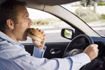 6 kiểu ăn sáng của dân văn phòng có hại cho sức khỏe