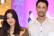 Johnny Trí Nguyễn gây sốc với thân hình gầy gò xuất hiện cùng bạn gái