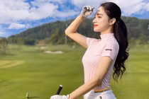 Hoa hậu Hương Giang khoe đường cong cực phẩm