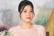 Bích Hồng tiết lộ hậu trường “bão tố” khi thực hiện MV mới