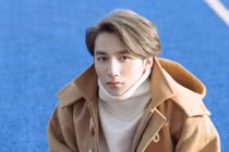 Bị ném đồ và đây là cách cư sử đáng nể của Sơn Tùng