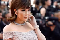 Lý Nhã Kỳ hút ánh nhìn với phong cách quý tộc trên thảm đỏ