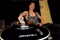 Những trò lố để đời của ông hoàng nhạc sến Ngọc Sơn