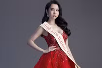 Huỳnh Vy khoe váy dạ hội thi chung kết HH Du lịch Thế giới