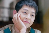 Song Joong Ki thân mật với một cô gái trẻ, có tình mới hậu ly hôn?