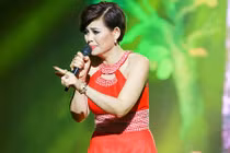 Ngọc Anh 3A trở về say đắm bên nhạc sĩ Phú Quang