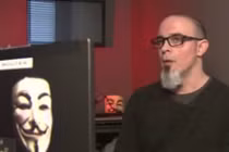 Từ nhân viên tình báo thành hacker siêu đẳng của Anonymous