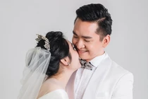 MC Hạnh Phúc lần đầu khoe ảnh cưới sau hơn một năm kết hôn