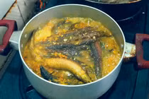 Xa quê, thèm món chạch đồng kho tương của mẹ!