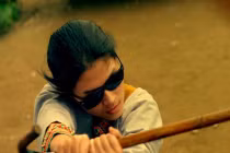  “Hiệp sĩ mù” tung trailer đầy bạo lực