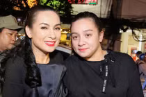 Con gái Phi Nhung cảm tạ vợ chồng Việt Hương, thay mẹ từ thiện