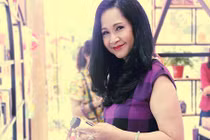 NSND Lan Hương: “Chồng và con trai tôi sẵn sàng rửa bát, nấu cơm“