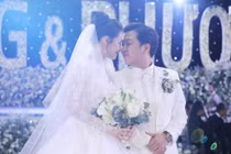 Nhiều người rơi nước mắt trong đám cưới Trường Giang - Nhã Phương