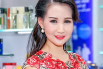 Hoa hậu Sonya Sương Đặng diện váy 40 triệu đi sự kiện