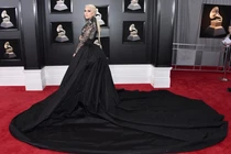 Lady Gaga và dàn sao khoe sắc trên thảm đỏ Grammy 2018