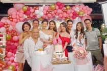 Quỳnh Nga - Việt Anh kè kè bên nhau trong tiệc mừng sinh nhật 