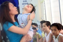 Sao Việt đẹp rạng ngời khi làm từ thiện