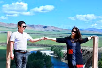 Chí Trung mong "không có cơn bão cuộc đời", Thanh Hương diện bikini