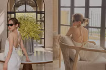 Tình cũ Anh Đức khoe body xịn đét cùng lưng trần nuột nà